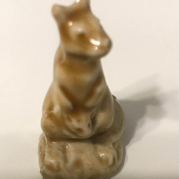 Red Rose Tea Collection Kangaroo Figurine Made In England - Picture 1 of 2